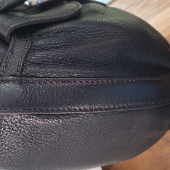 Colehaan  hobo shoulder bag. - Picture 6 of 11